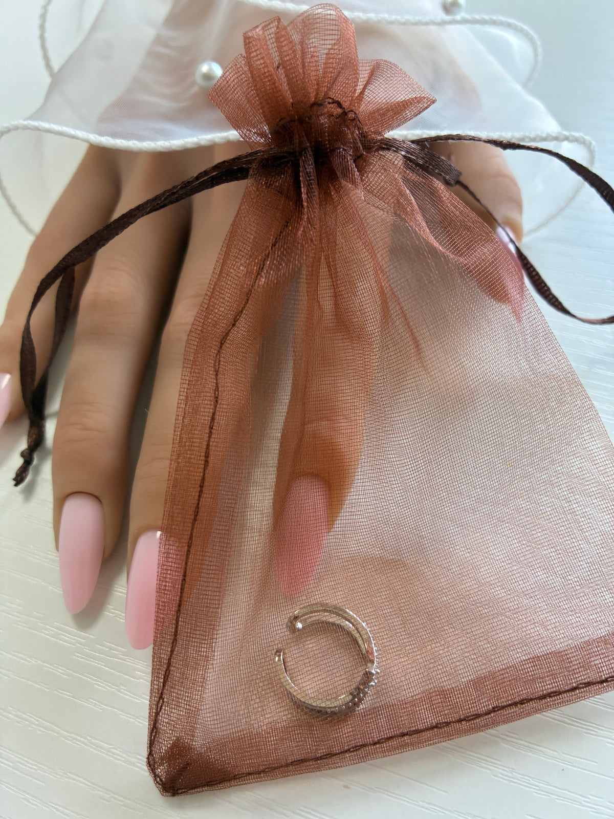 Bague d’ongle Double V argentée à strass & goutte – Ajustable
