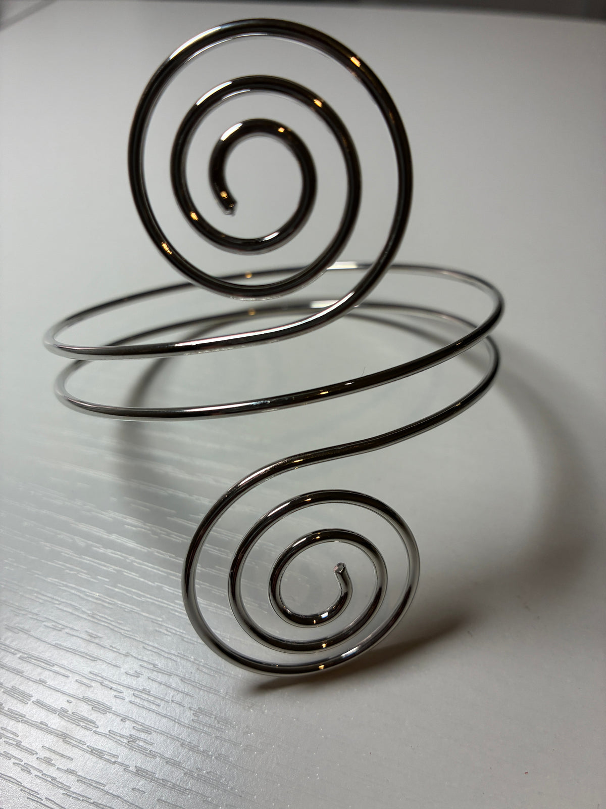 Bracelet de bras double spirale argenté – Ajustable