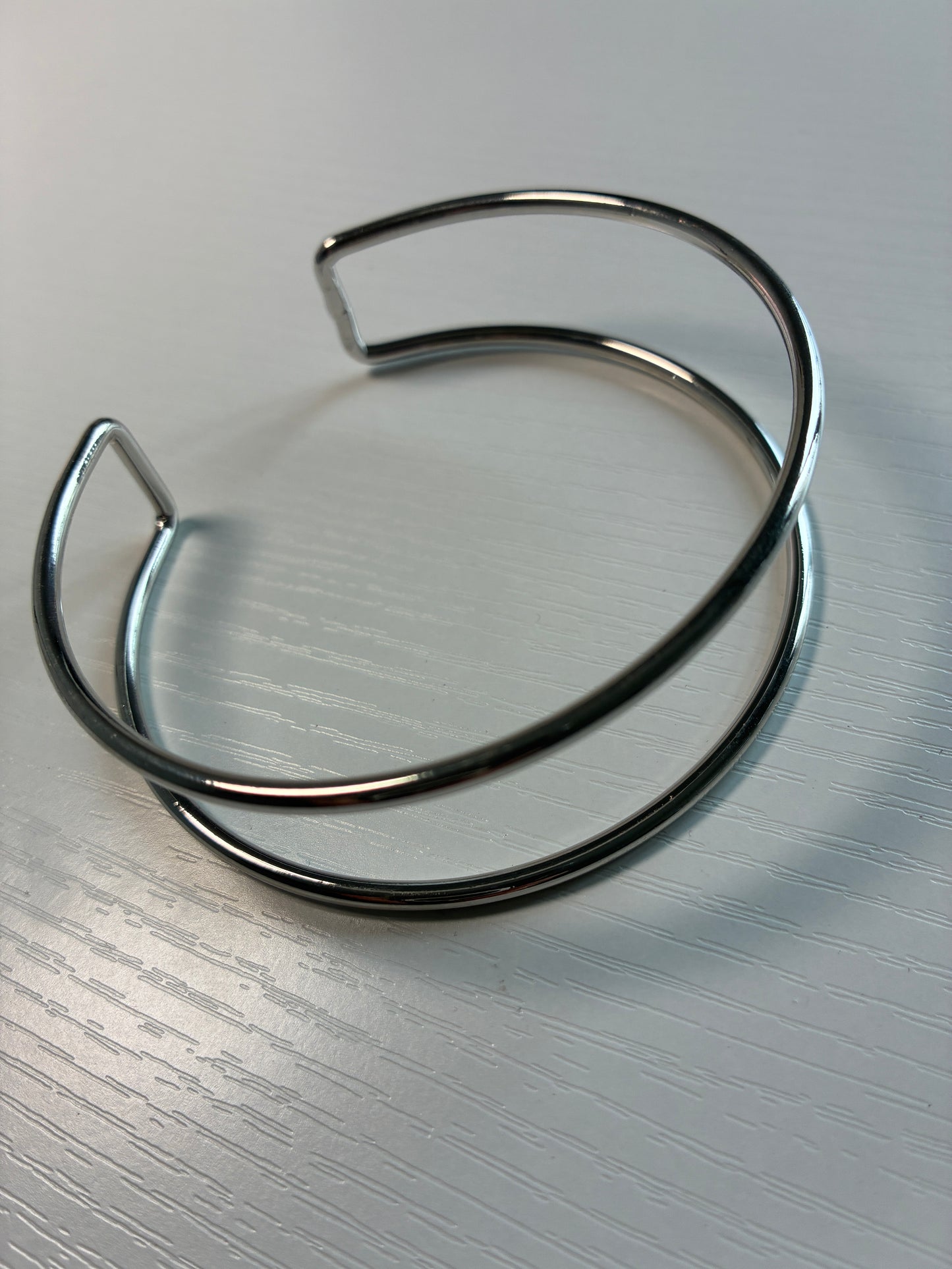 Bracelet de bras double anneau argenté – Ajustable
