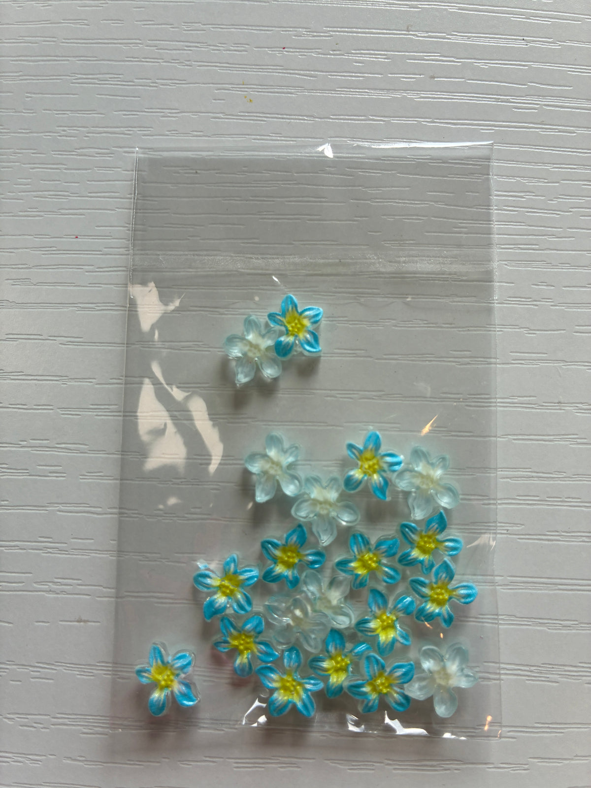 Fleurs 3D bleu turquoise et jaune – Lot de 20
