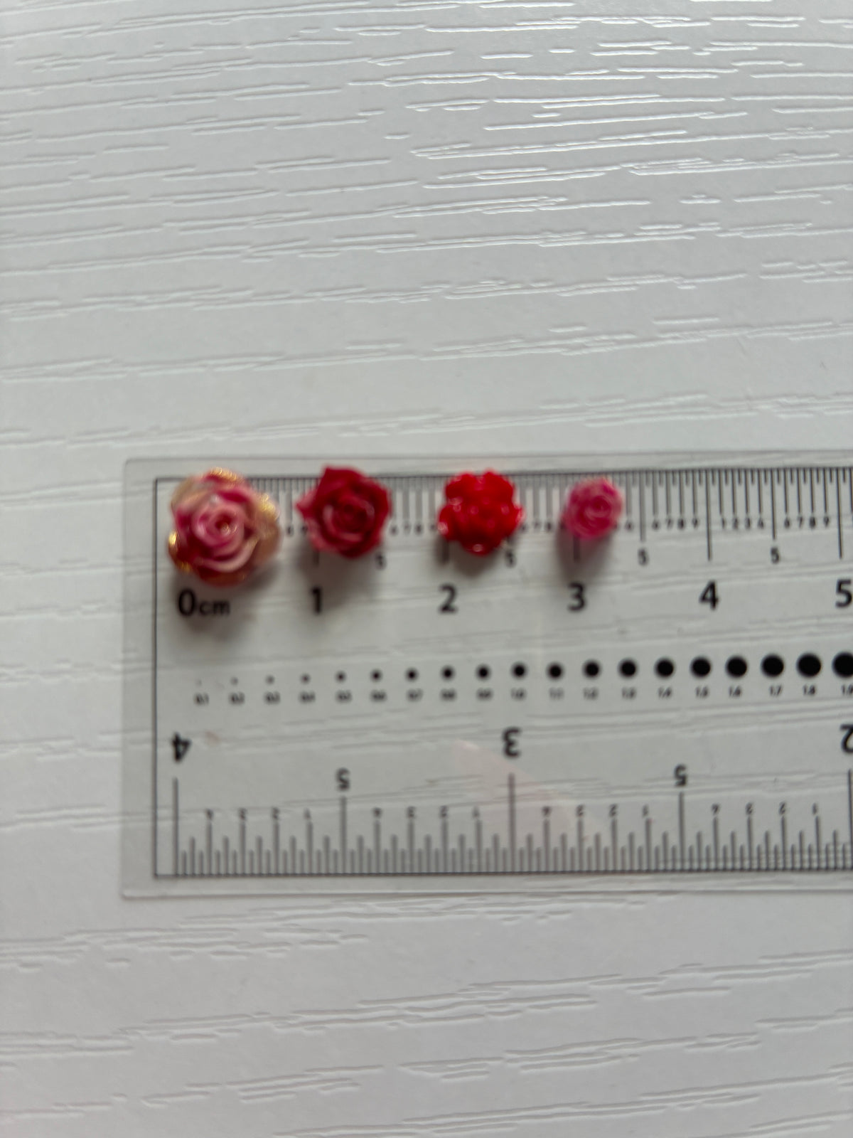 Petites roses 3D rouges et roses – Décoration Nail Art et loisirs créatifs