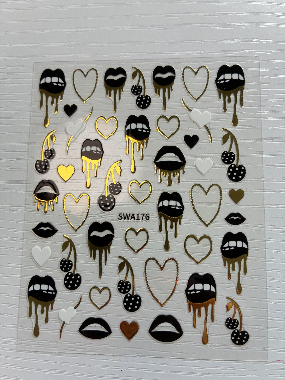 Stickers pour ongles bouches, cœurs et cerises dorés – Nail Art