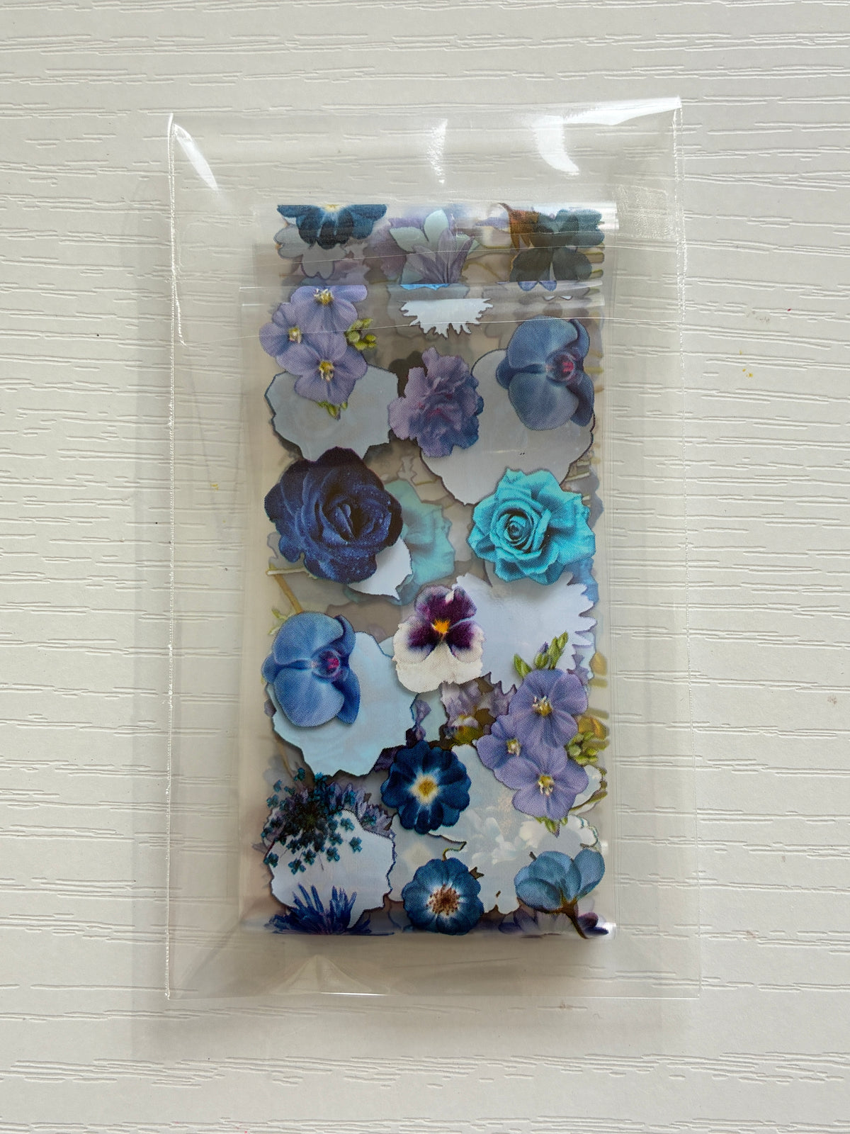 Foil Nail Art – Fleurs bleues et violettes