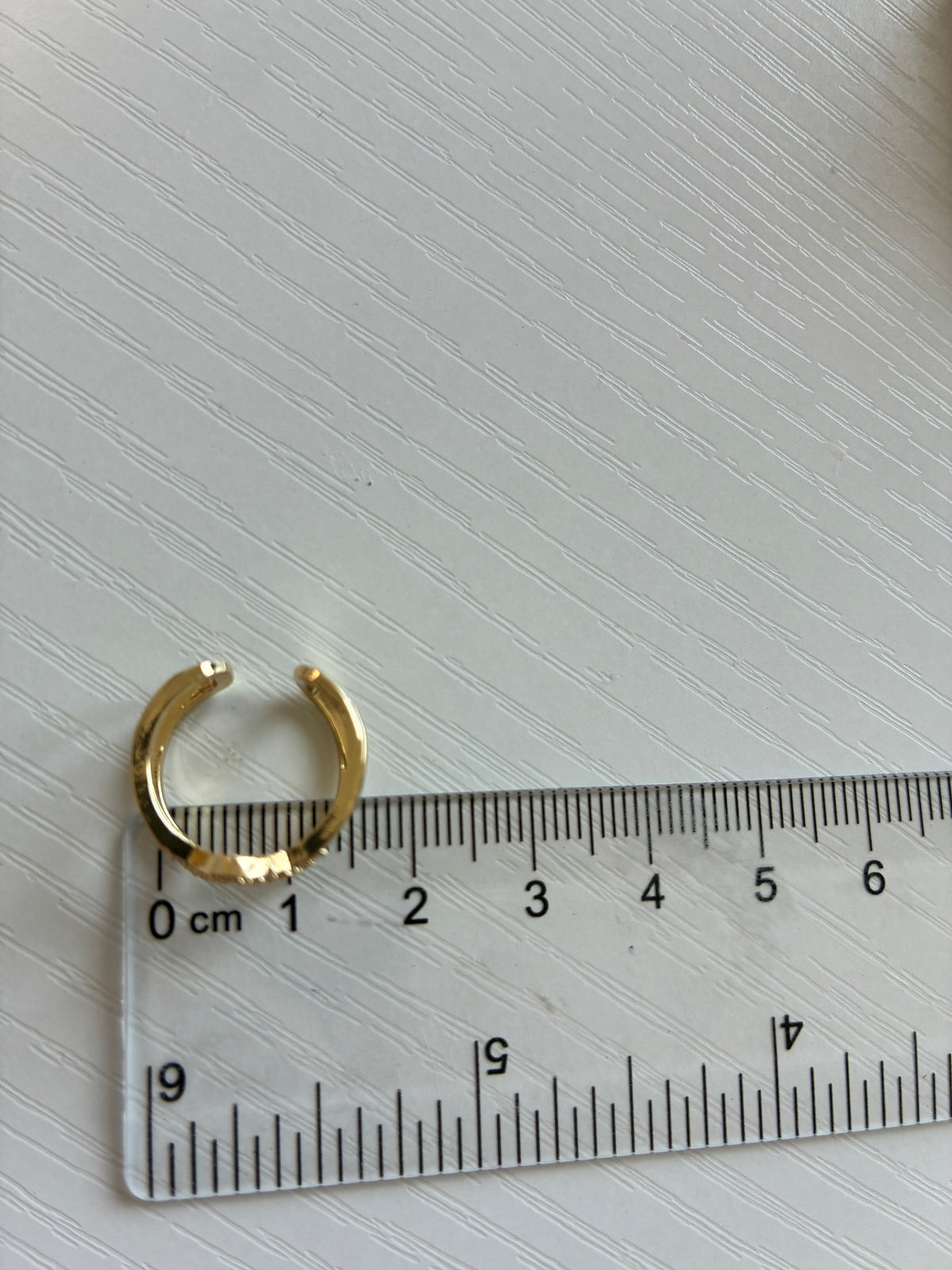 Bague d’ongle Double V dorée à strass – Ajustable