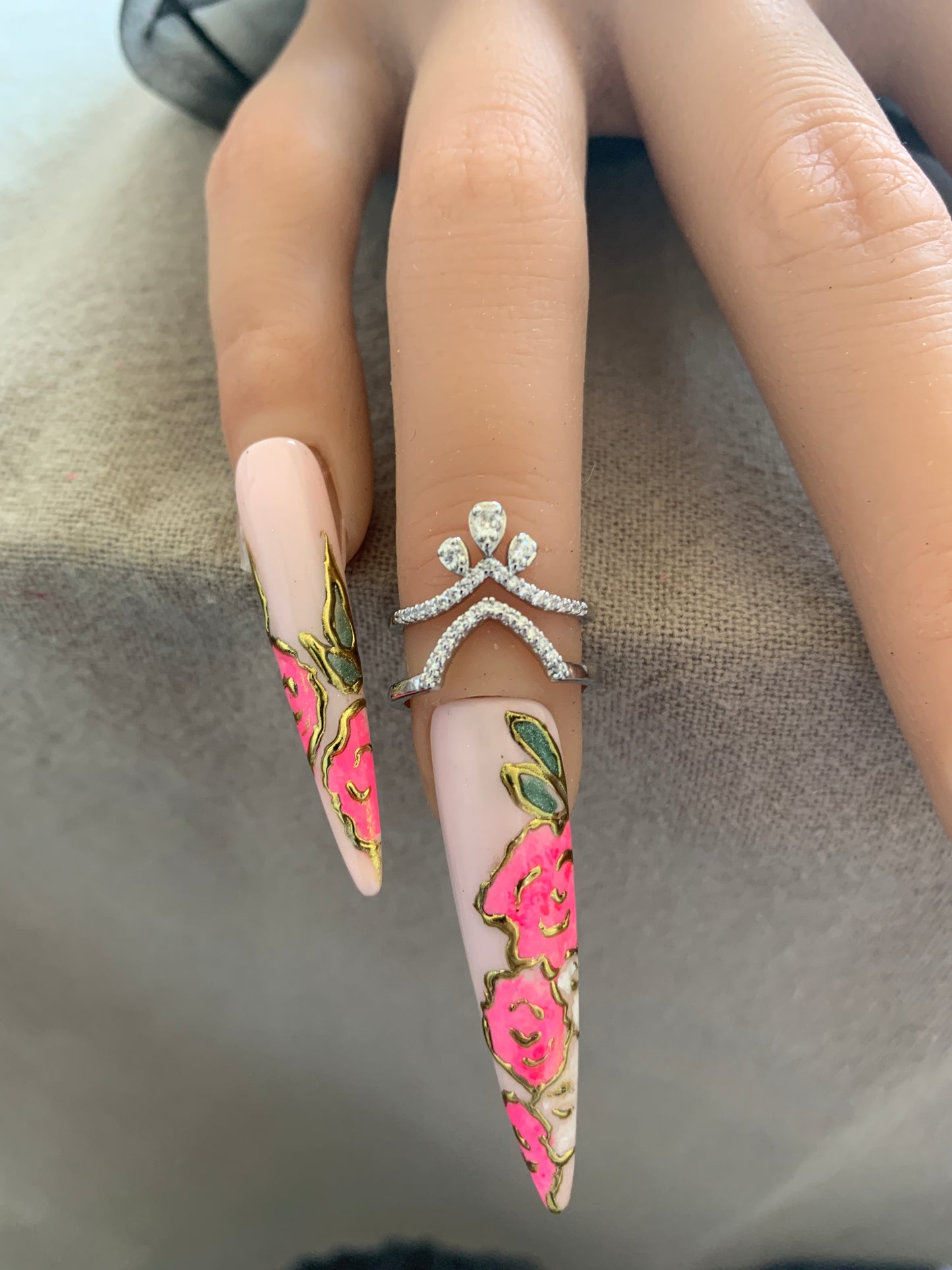 Bague bout de doigt couronne à strass argentée