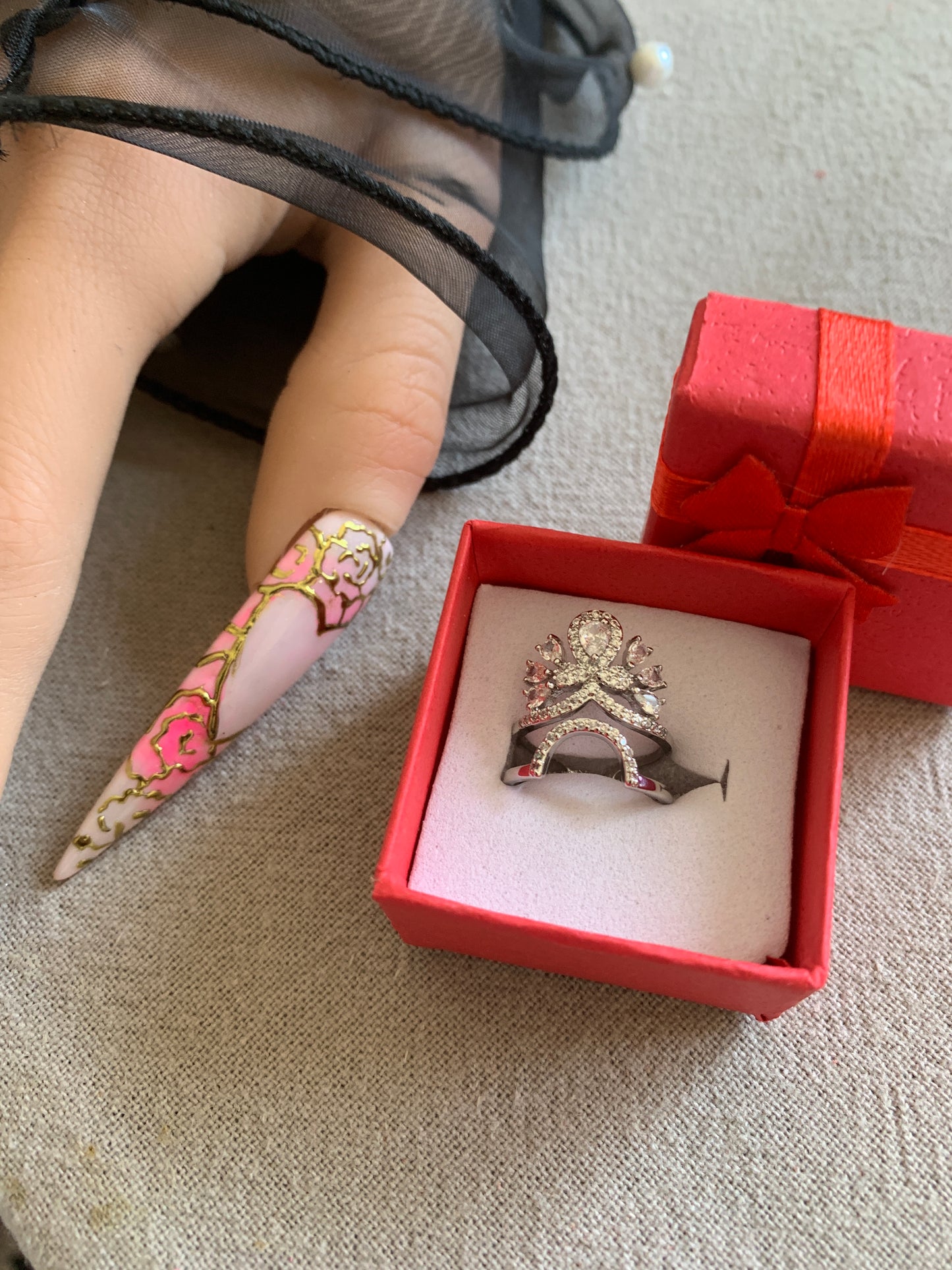 Bague bout de doigt diadème à strass argentée