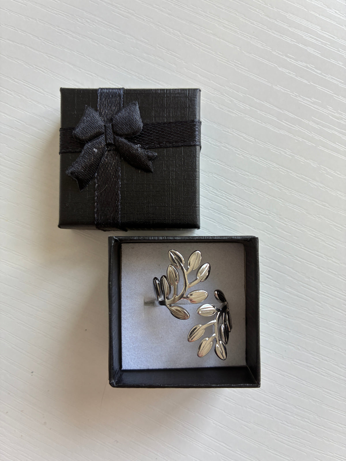 Bague Branche d’Olivier argentée – Acier inoxydable – Ajustable