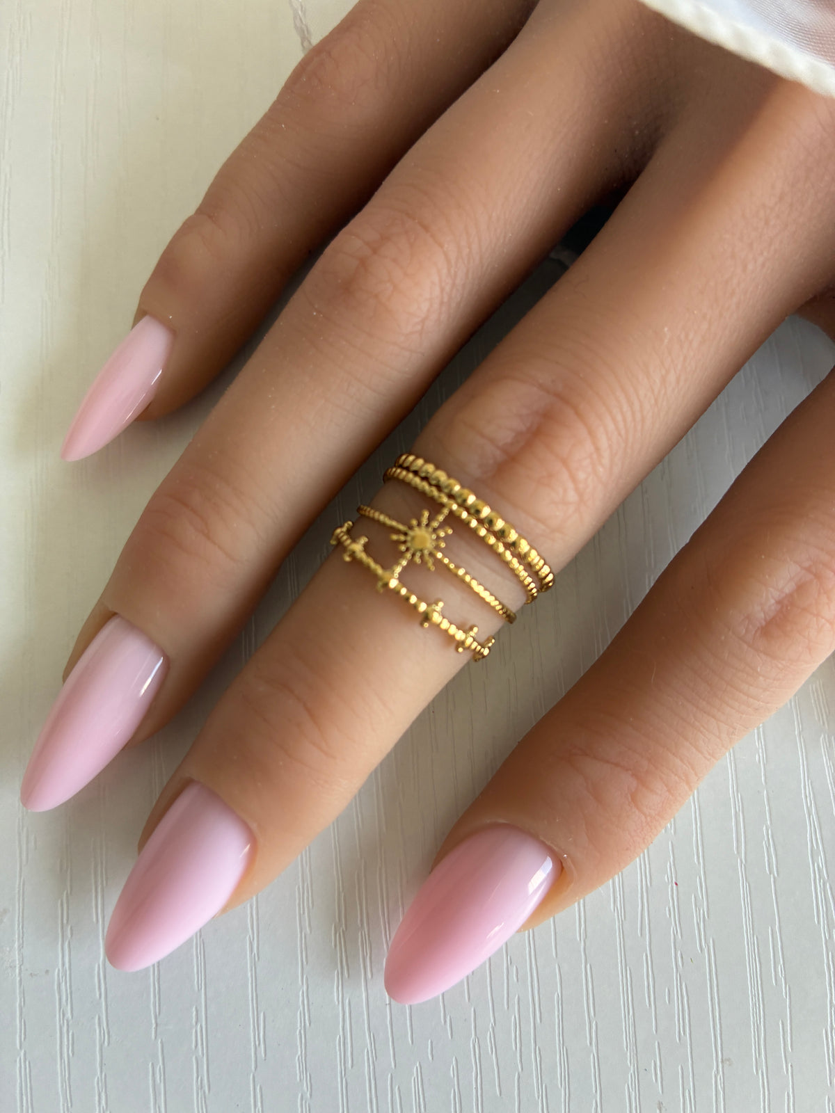 Bague Soleil dorée ajourée – Acier inoxydable – Ajustable