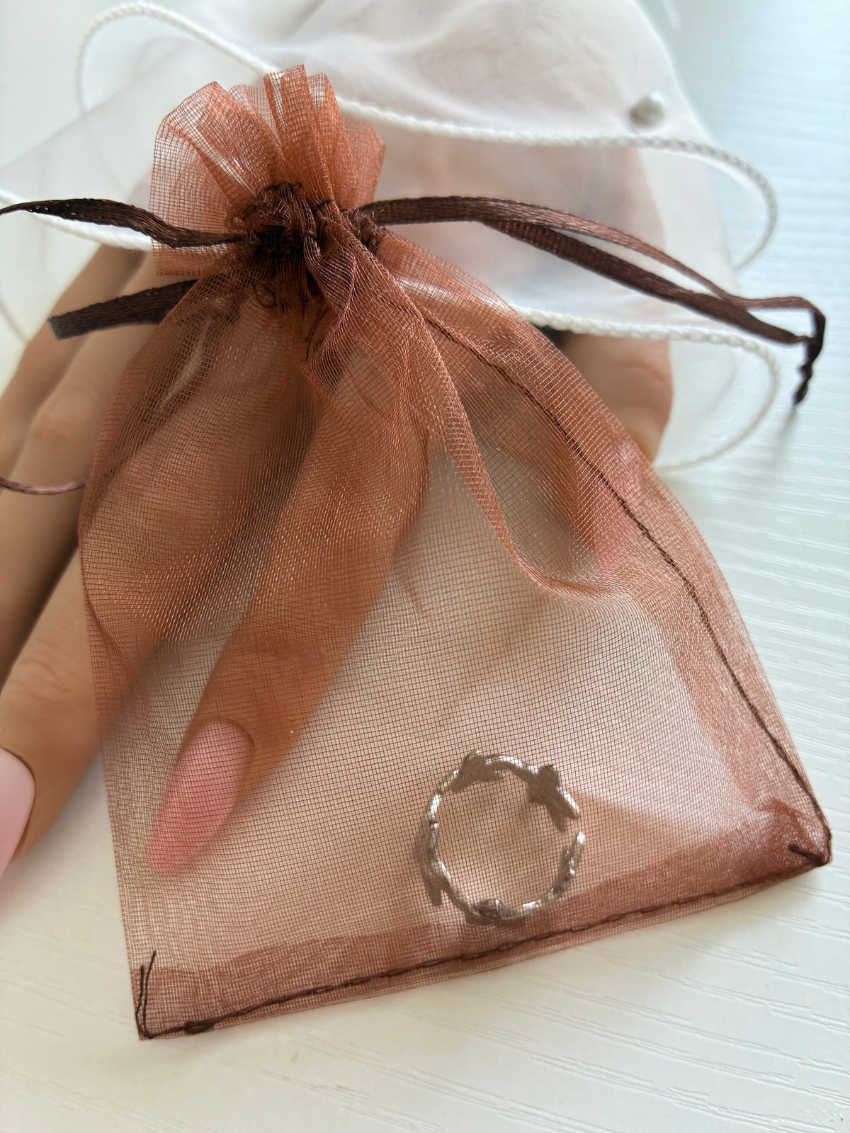 Bague Fleurs argentée ajourée – Acier inoxydable – Ajustable