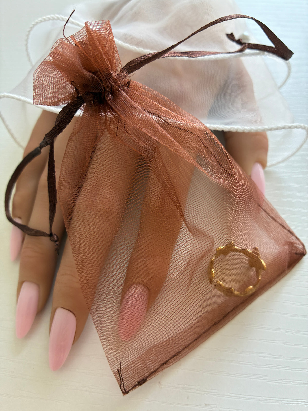 Bague Fleurs dorée ajourée – Acier inoxydable – Ajustable