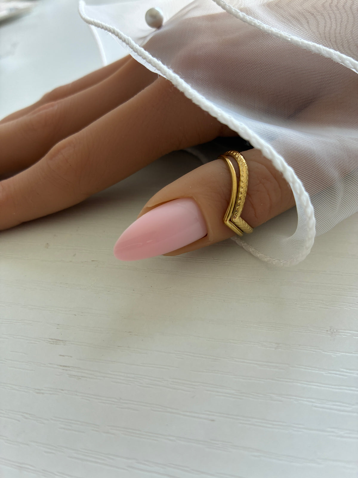 Bague Double Chevron dorée – Acier inoxydable – Ajustable
