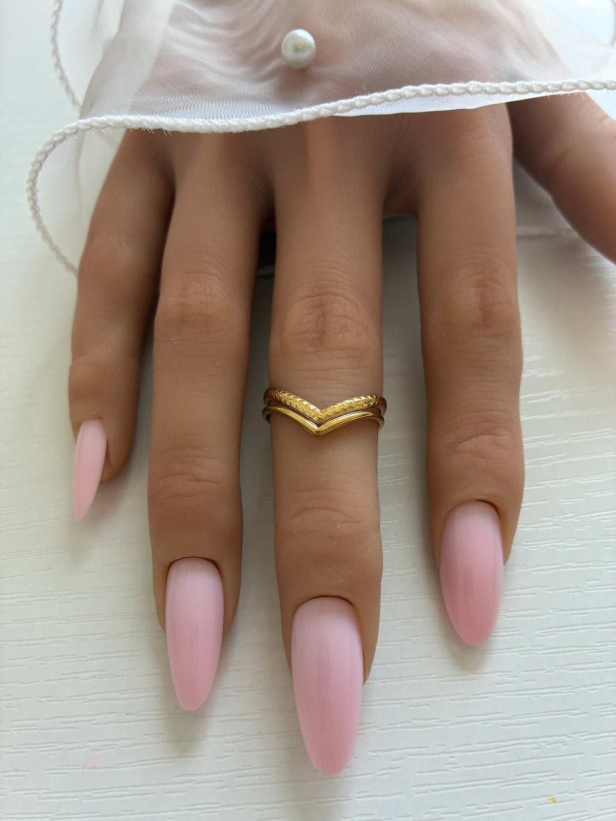 Bague Double Chevron dorée – Acier inoxydable – Ajustable