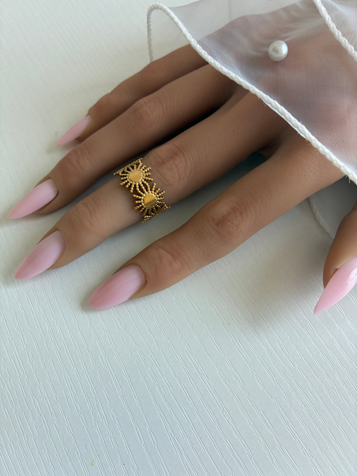 Bague Soleil dorée ajourée – Acier inoxydable – Ajustable