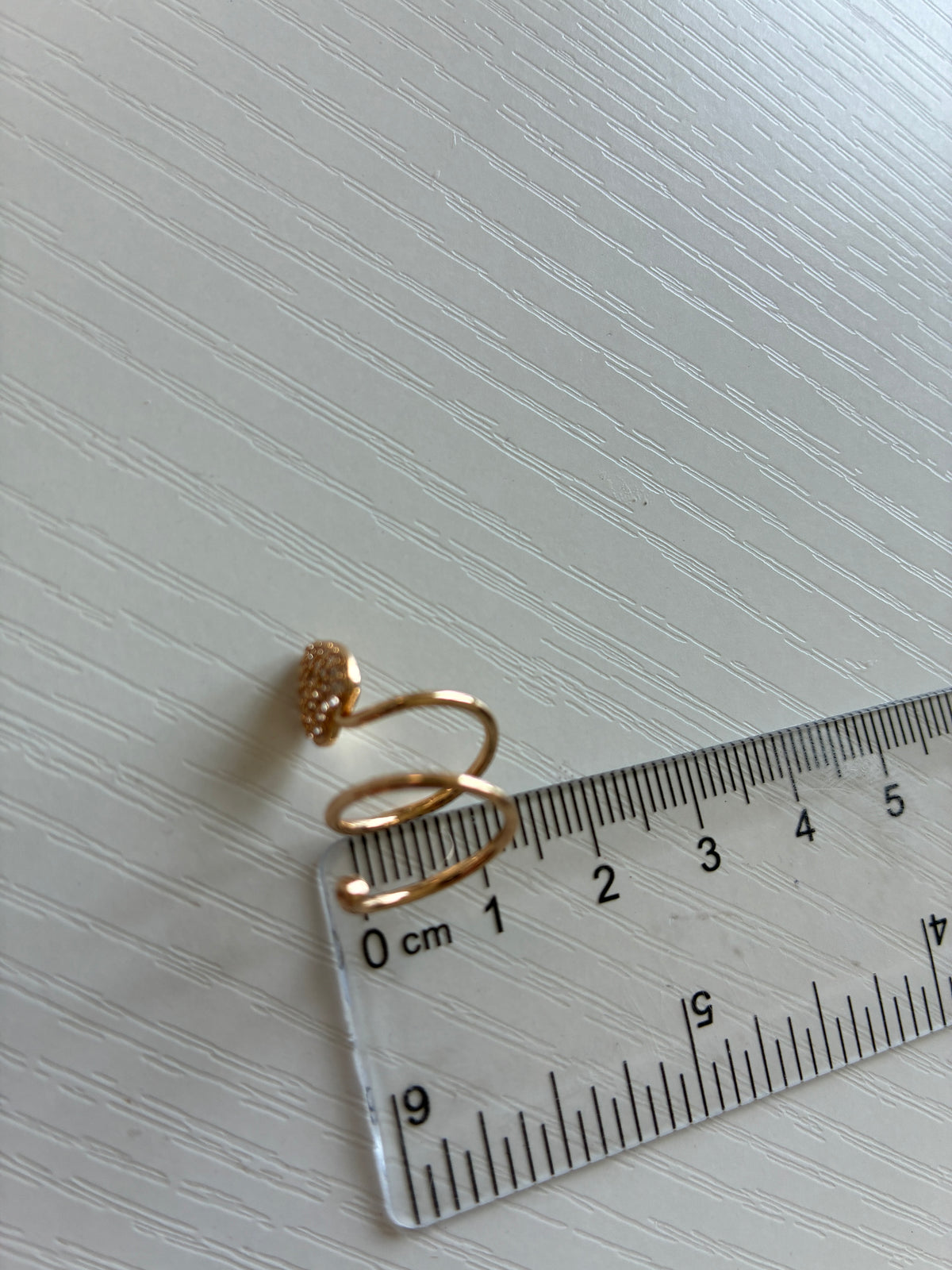 Bague d’ongle Cœur dorée à strass – Ajustable