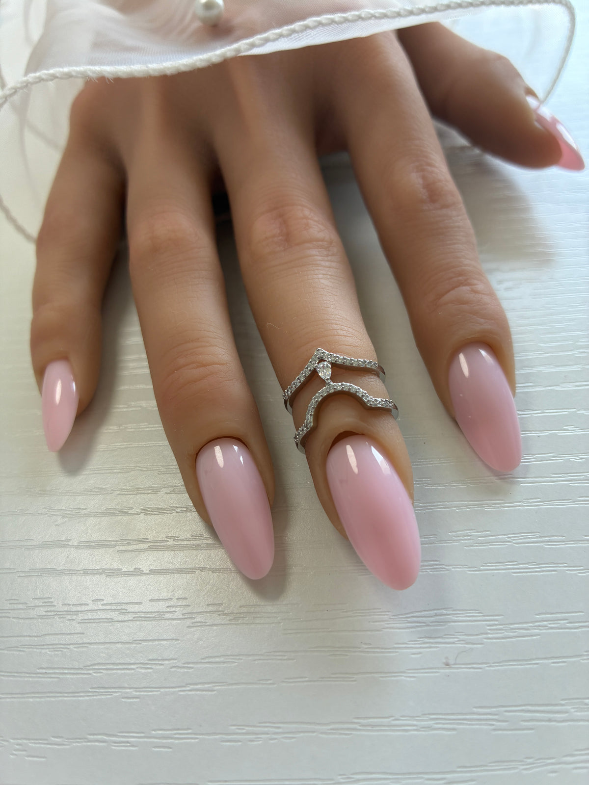 Bague d’ongle Double V argentée à strass & goutte – Ajustable