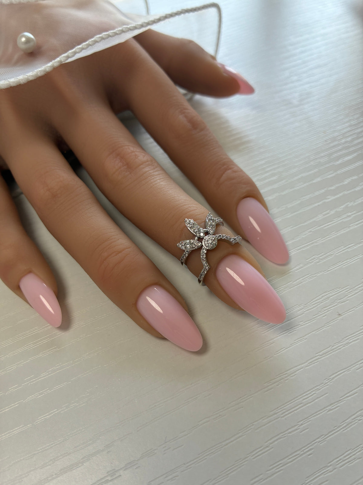 Bague d’ongle Fleur argentée à strass – Ajustable
