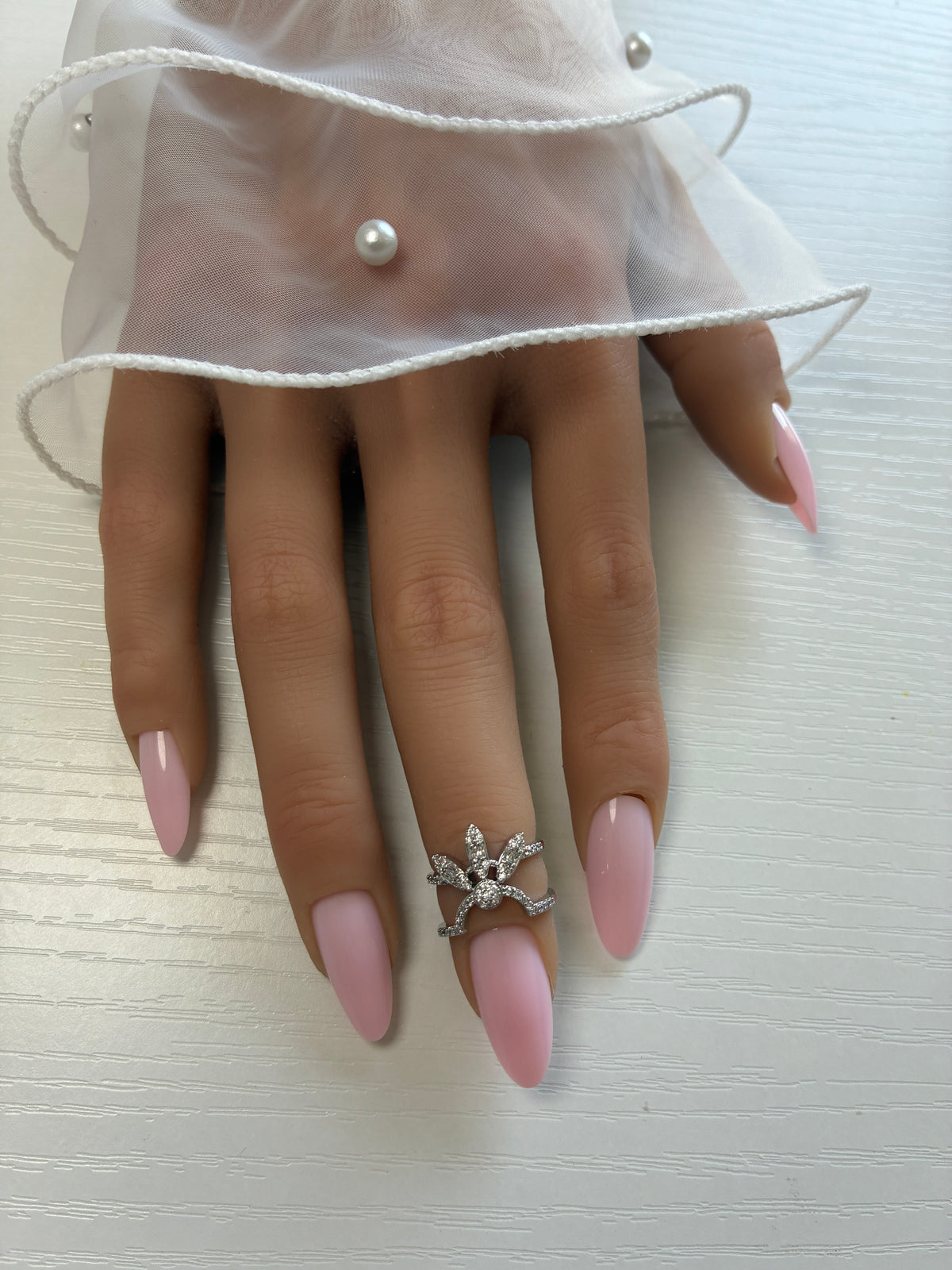 Bague d’ongle Fleur argentée à strass – Ajustable