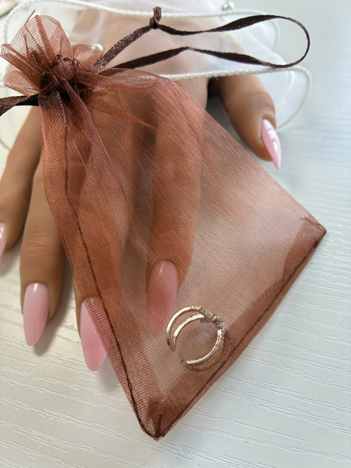Bague d’ongle Fleur argentée à strass – Ajustable