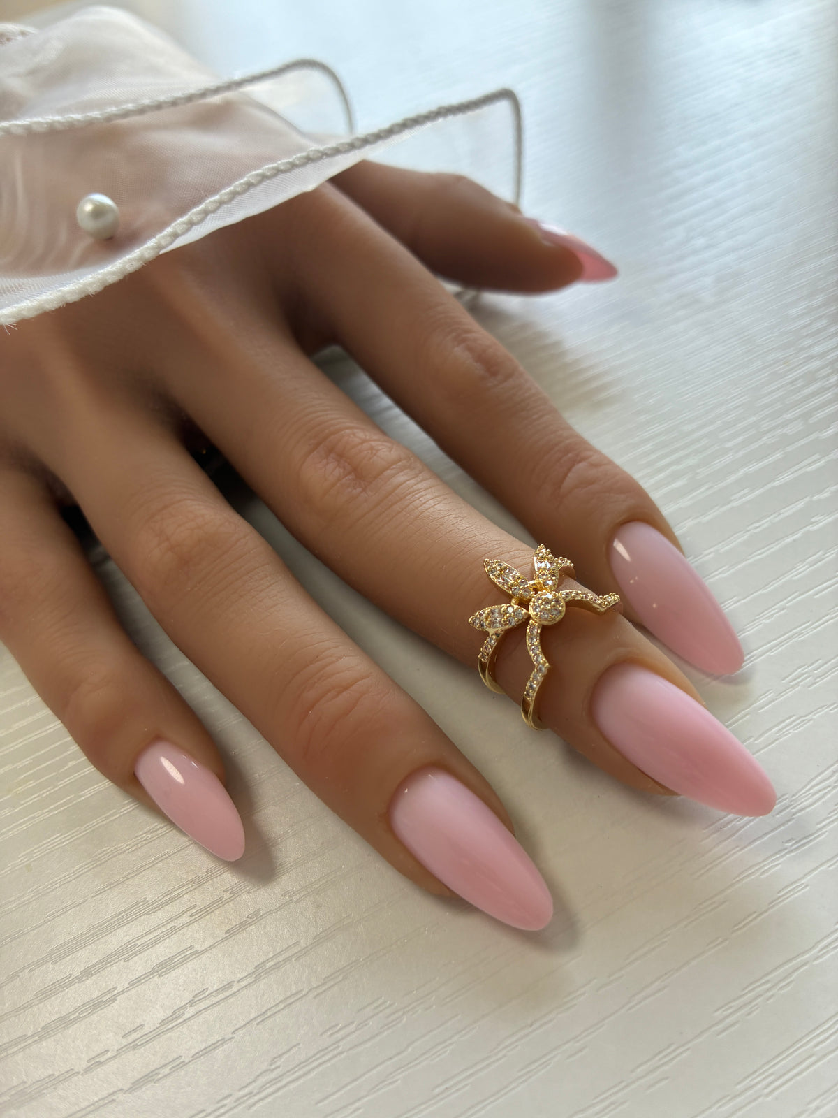 Bague d’ongle Fleur dorée à strass – Ajustable