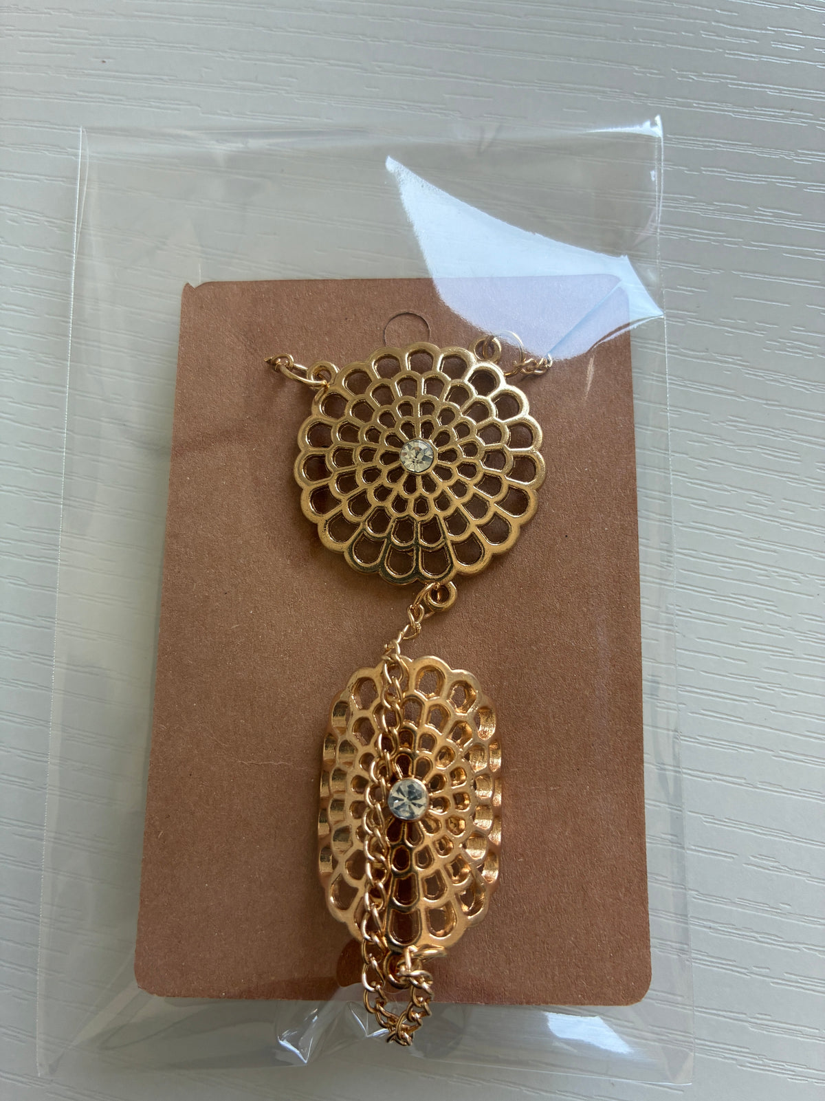 Bracelet-bague floral doré – Bijou de main