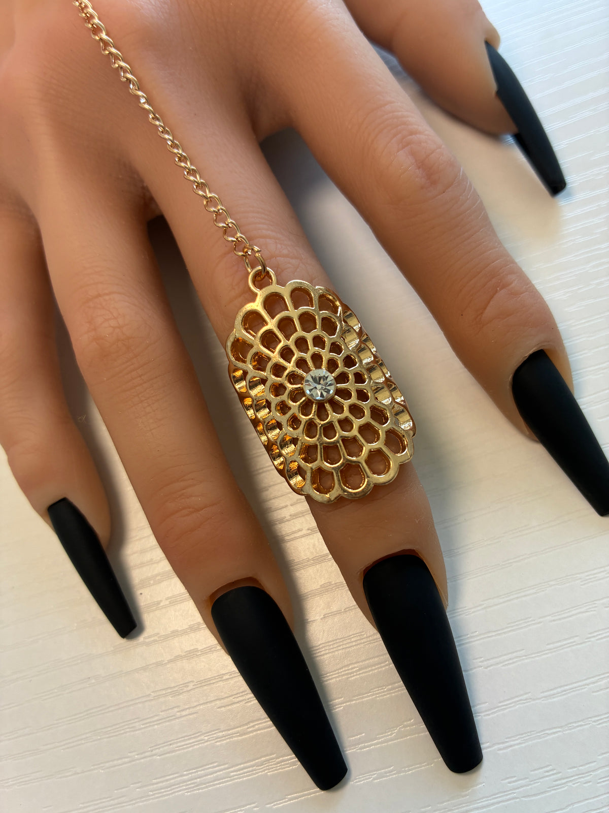 Bracelet-bague floral doré – Bijou de main