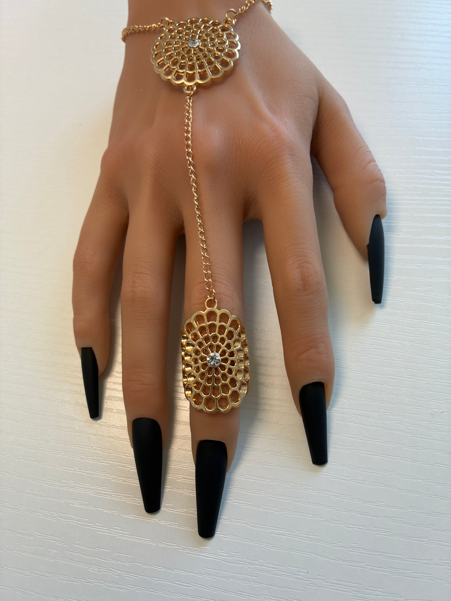 Bracelet-bague floral doré – Bijou de main