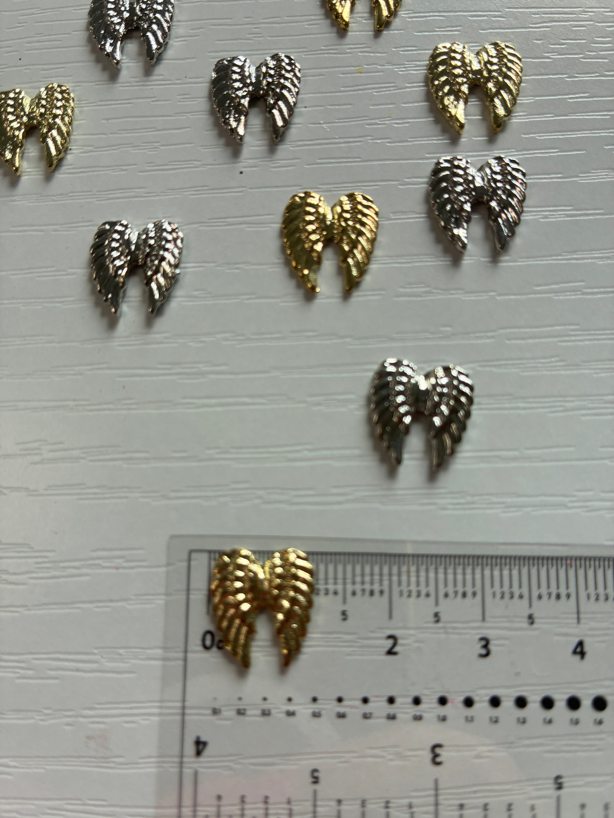 Bijoux d'ongles 3D – Ailes d'ange dorées et argentées – Lot de 12