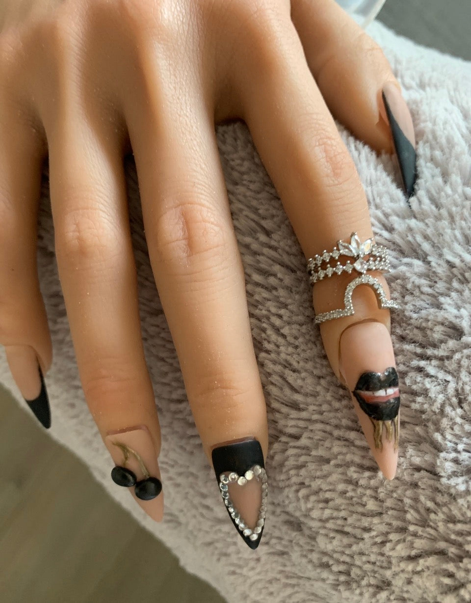 Black Cherry Kiss – Stiletto L