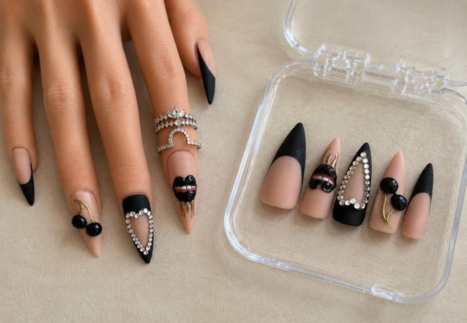 Black Cherry Kiss – Stiletto L