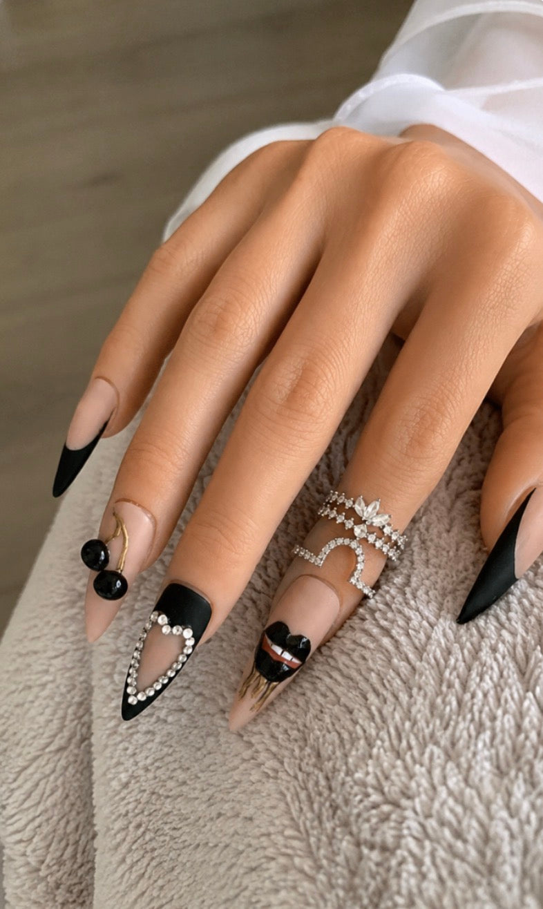Black Cherry Kiss – Stiletto L