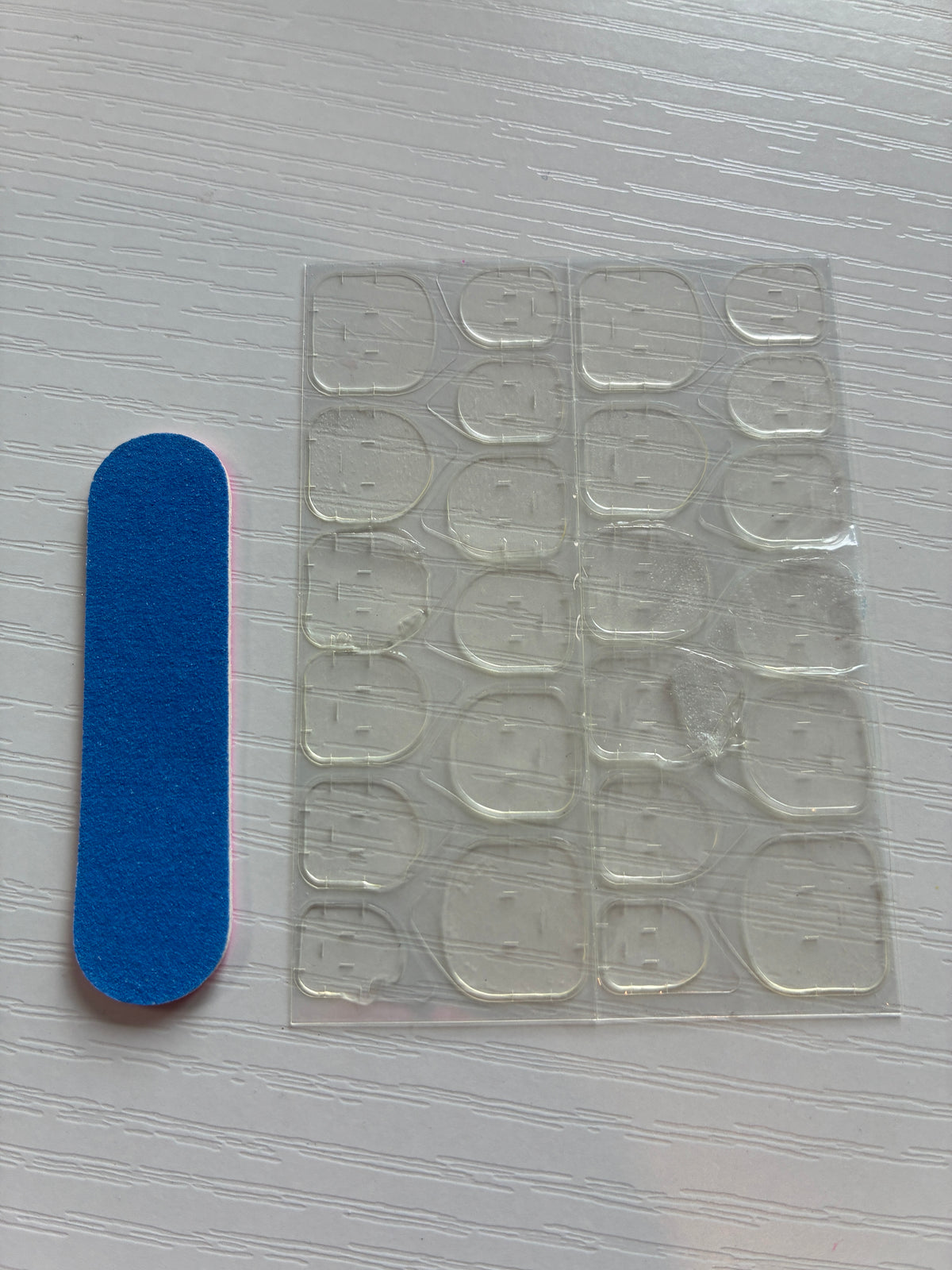 24 capsules stiletto longues bordeaux mat – 12 tailles