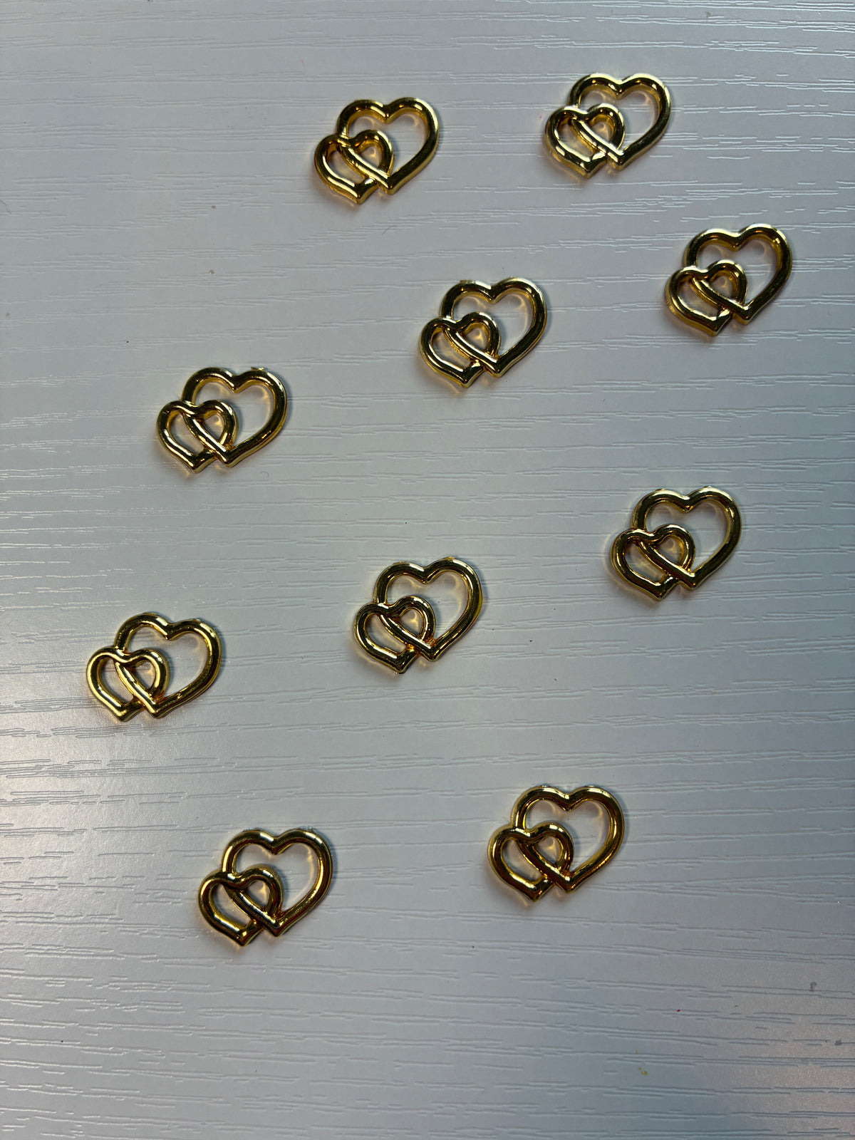 Charms doubles cœurs dorés – Lot de 10 – Nail Art & décoration