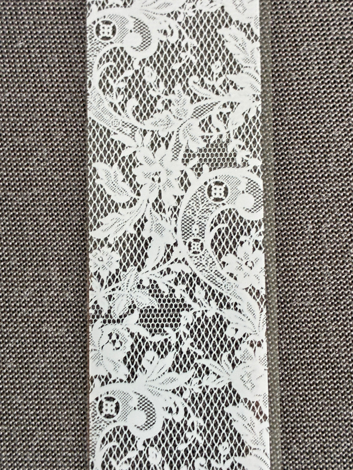 Foil Nail Art – Dentelle blanche arabesques – 1 mètre