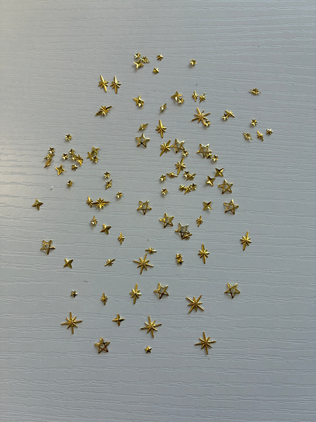 assortiment d’étoiles dorées 3D pour nail art