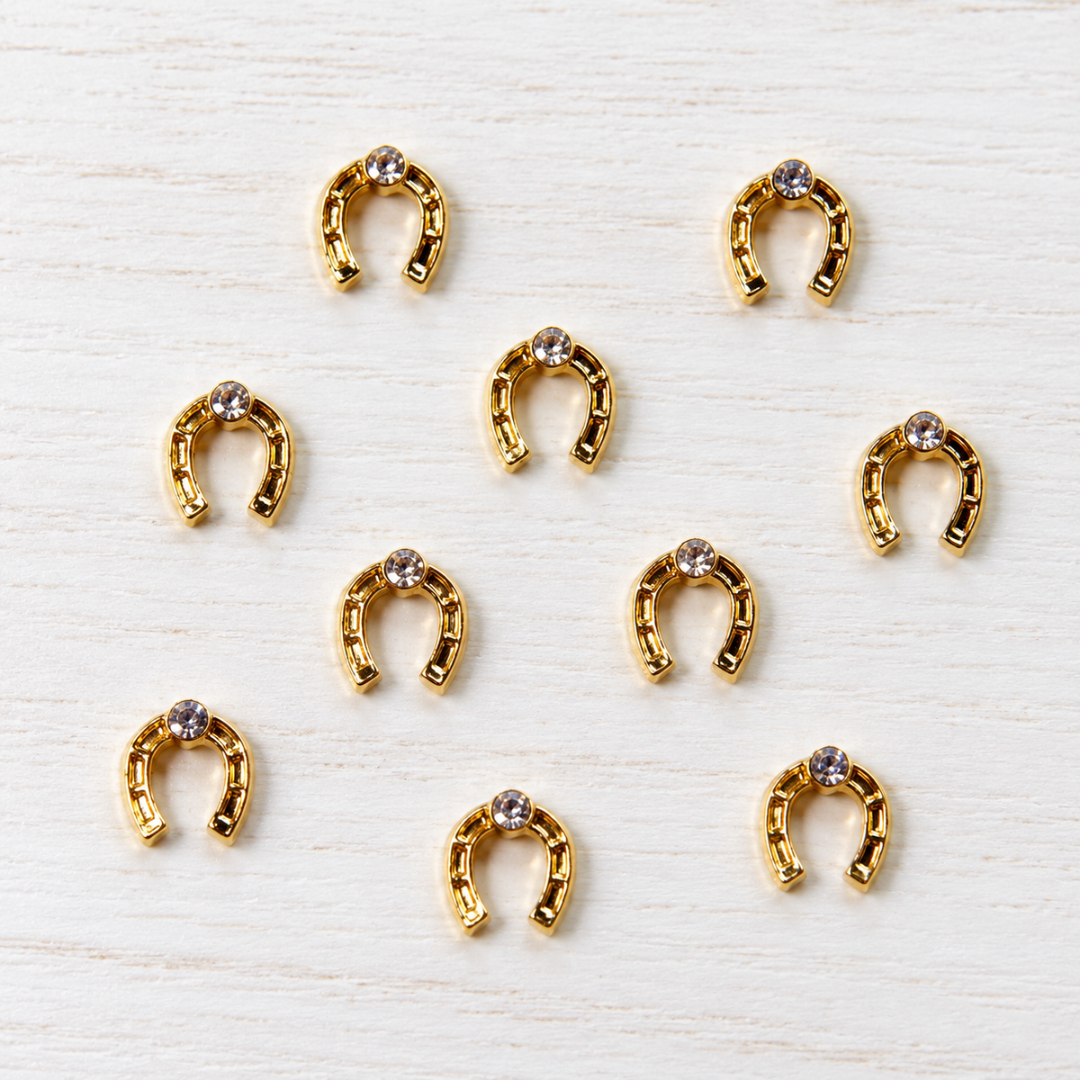 Charms fer à cheval dorés avec strass – Lot de 10 – Nail Art & décoration