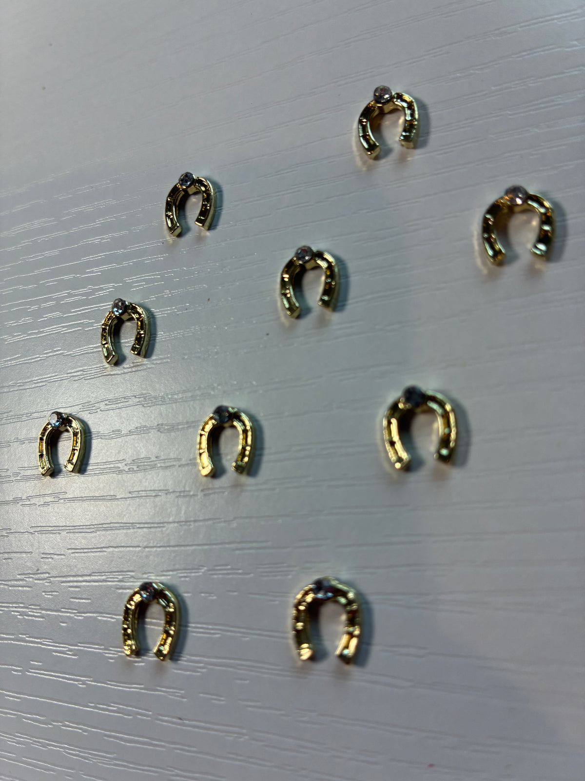 Charms fer à cheval dorés avec strass – Lot de 10 – Nail Art & décoration