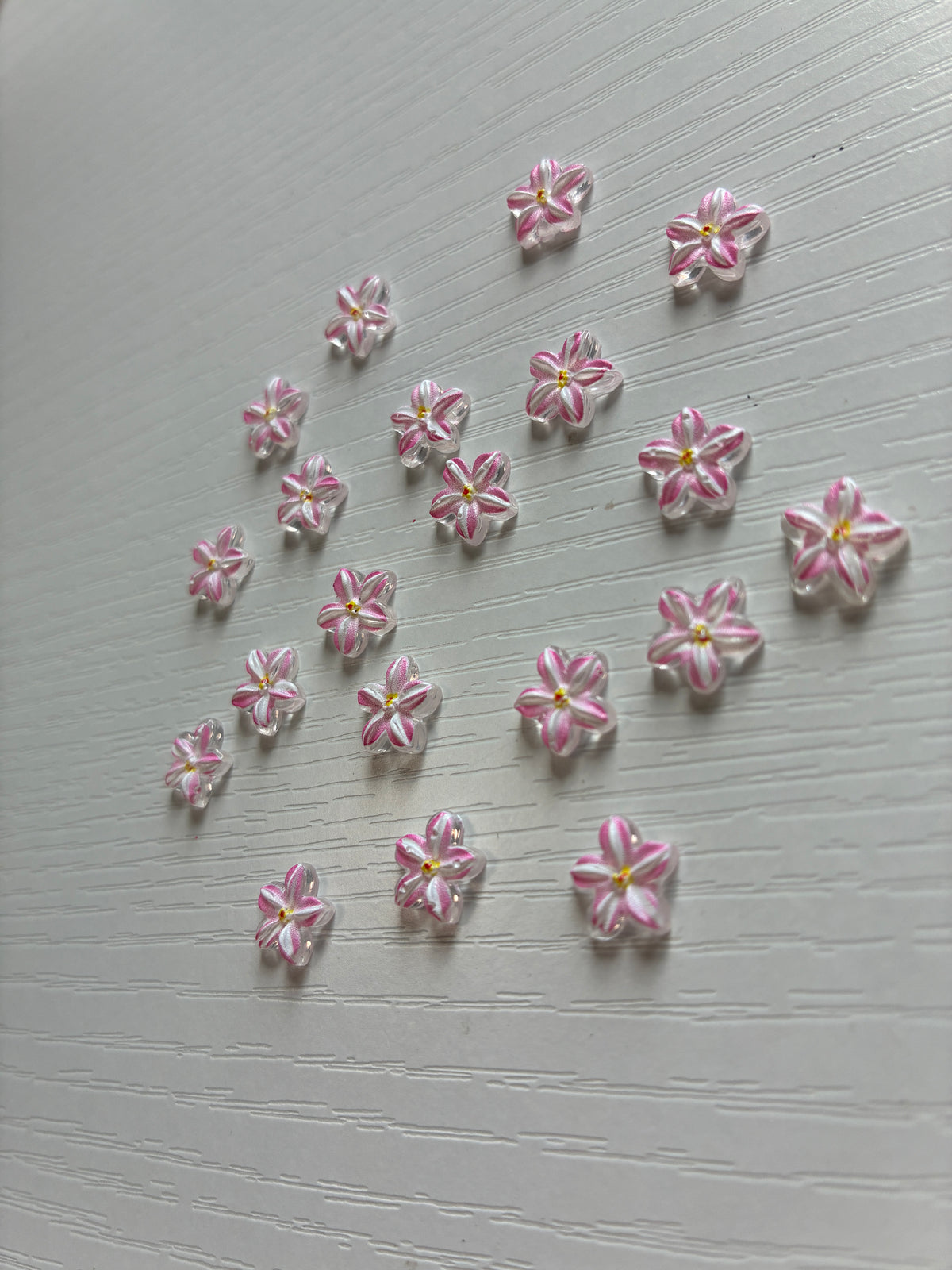 Fleurs Nail Art roses et transparentes – Lot de 20