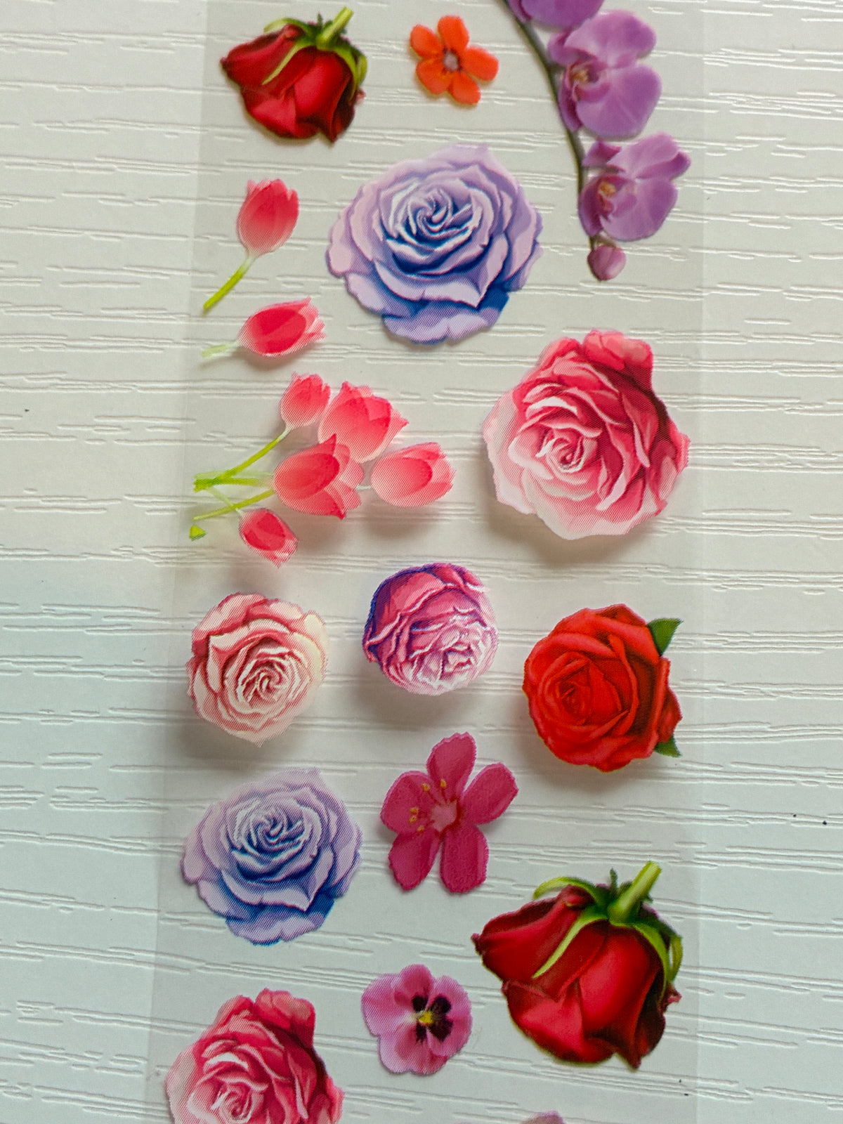 Foil Nail Art – Roses, pensées et fleurs multicolores