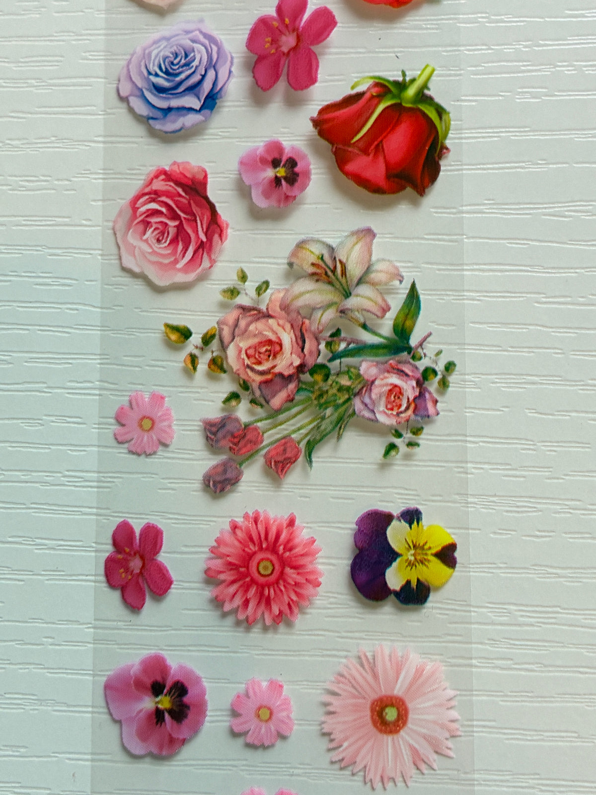 Foil Nail Art – Roses, pensées et fleurs multicolores