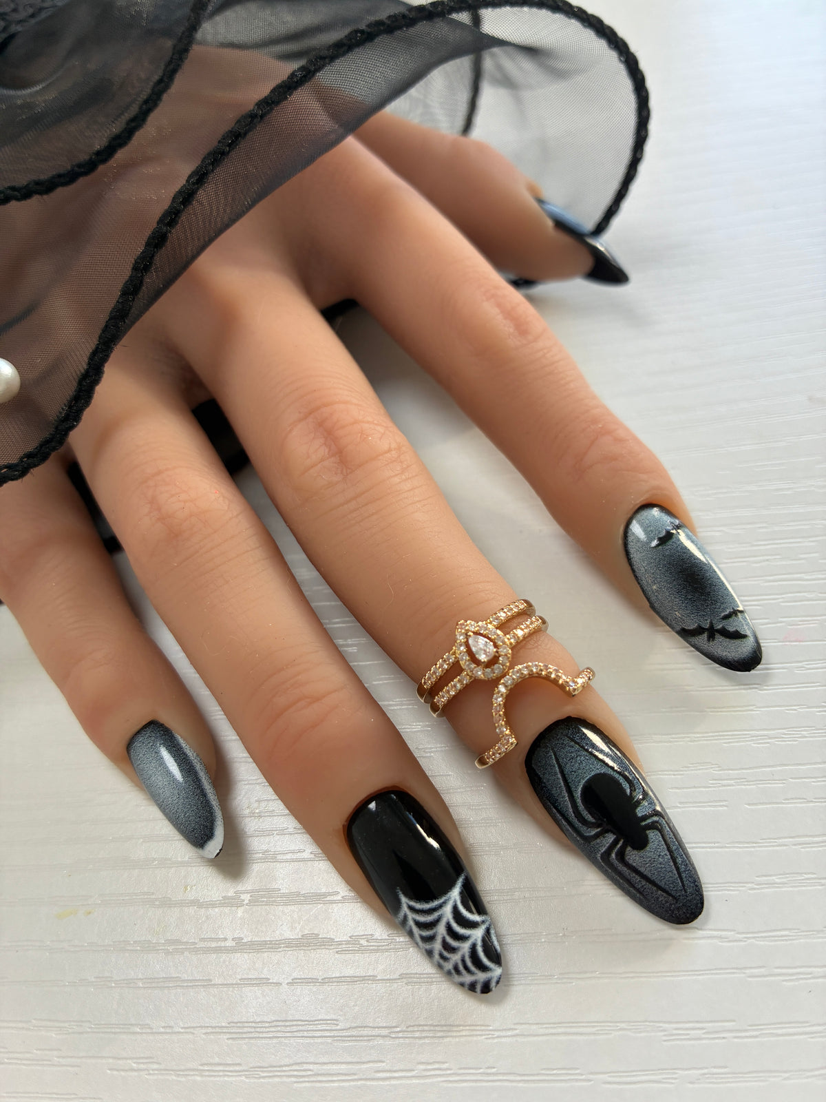 Kit découverte 24 capsules – Ombres d’Halloween – Amande – Noir, gris et toiles