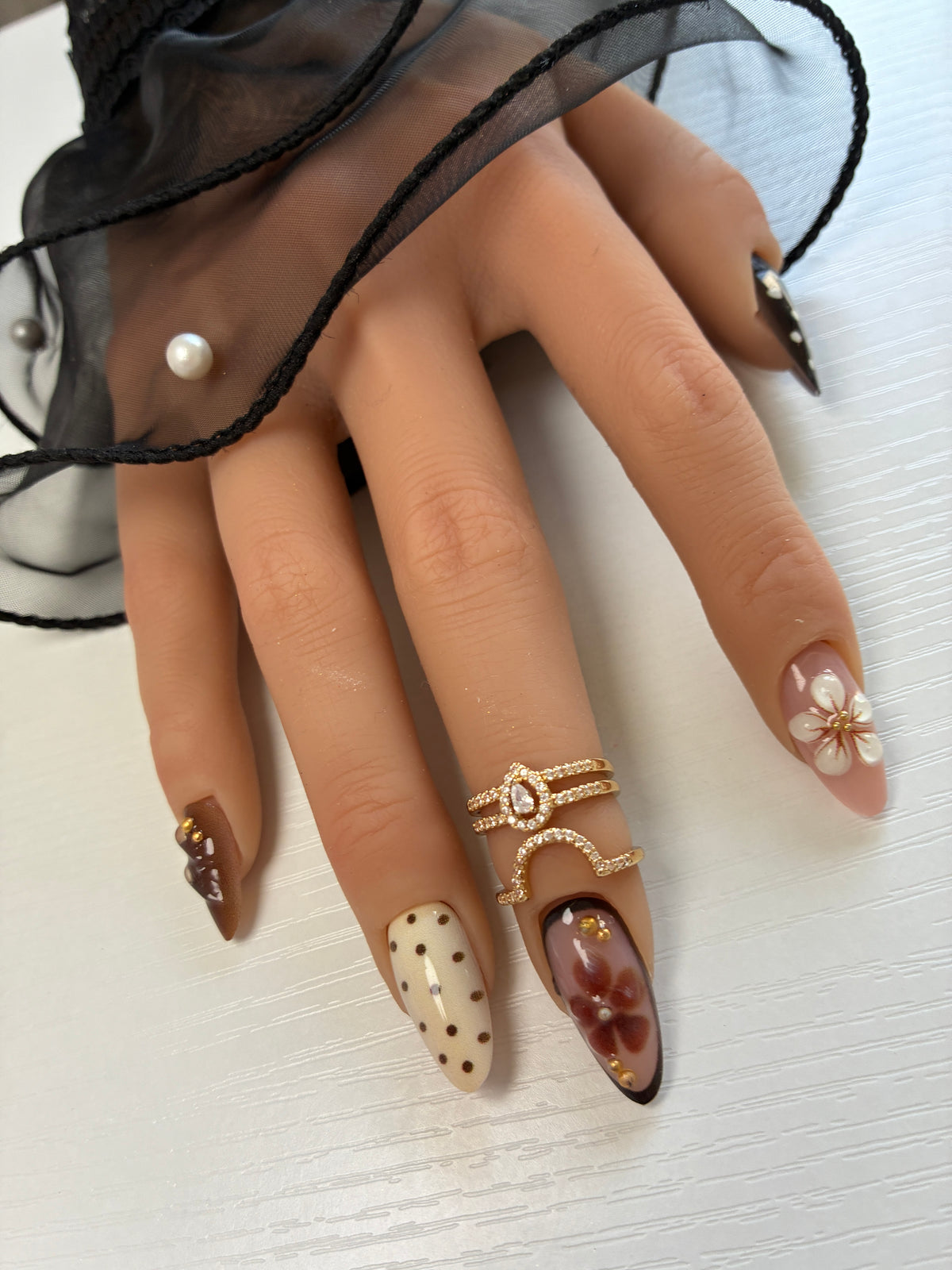 Jardin Moka – Kit Press-On Nails 10 capsules – Nude, chocolat & fleurs