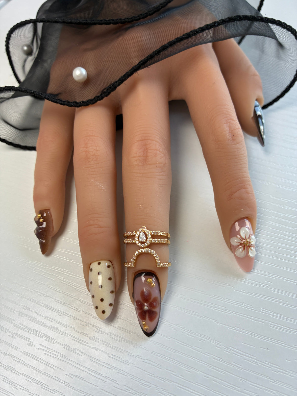 Jardin Moka – Kit Press-On Nails 10 capsules – Nude, chocolat & fleurs