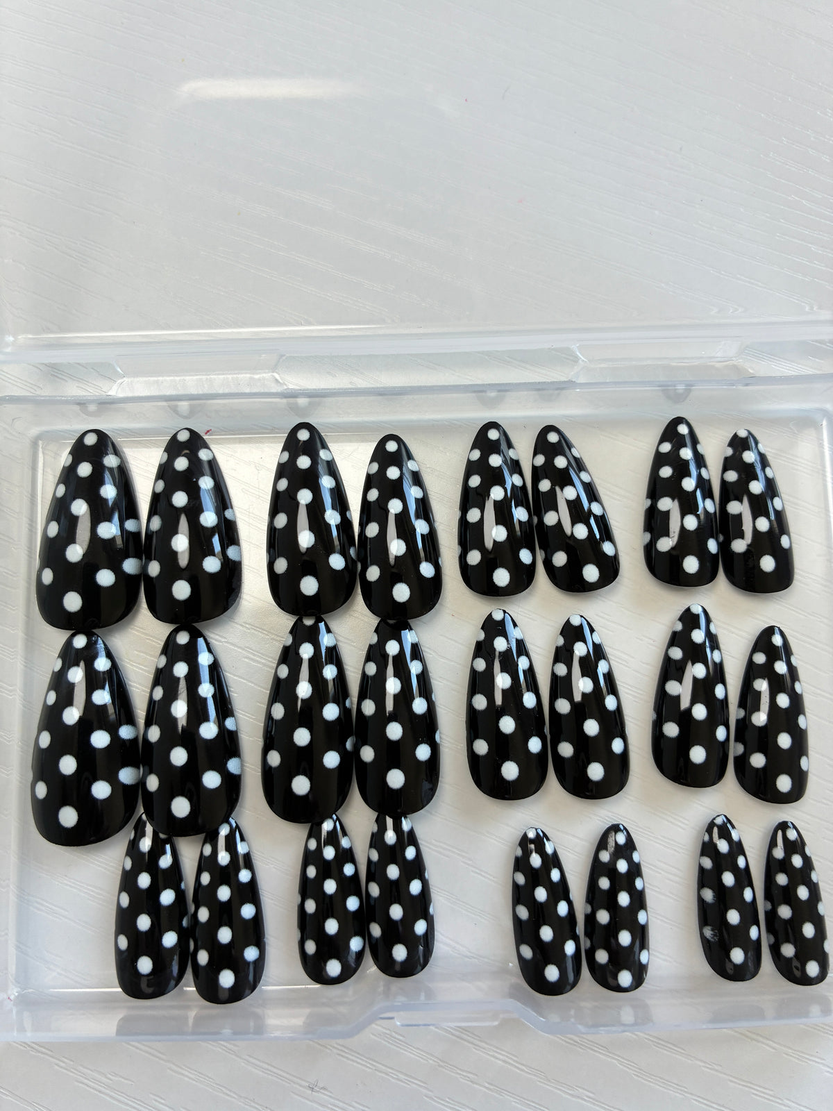Kit découverte 24 capsules Plumetis Noir – Amande M