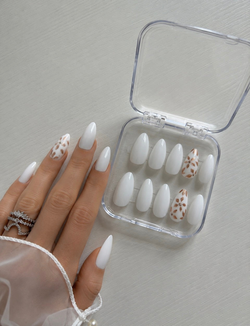 Les Essentiels Signature – Élise blanc – Amande M