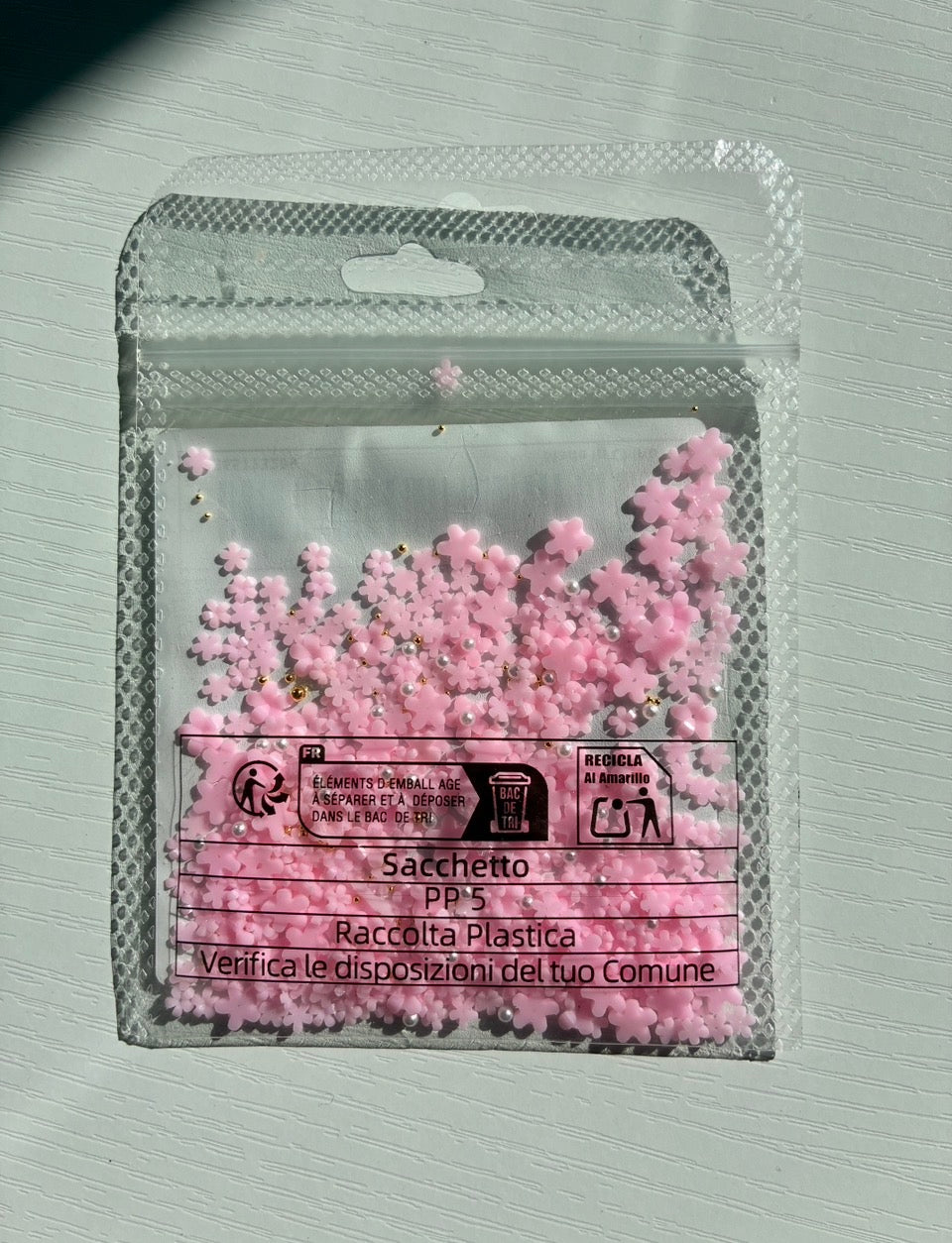Mini fleurs roses 3 et 5 mm et perles Nail Art – Assortiment 3D
