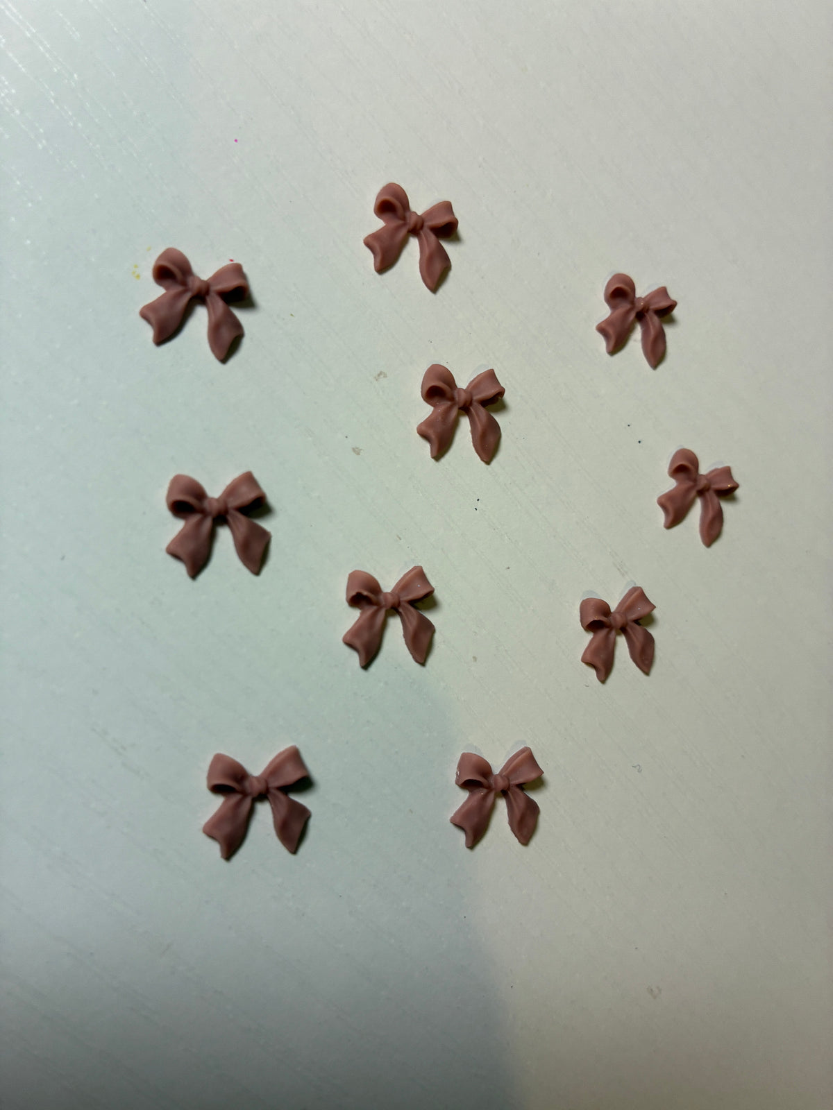 Bijoux d'ongles 3D – Nœuds marron rosé – Lot de 10