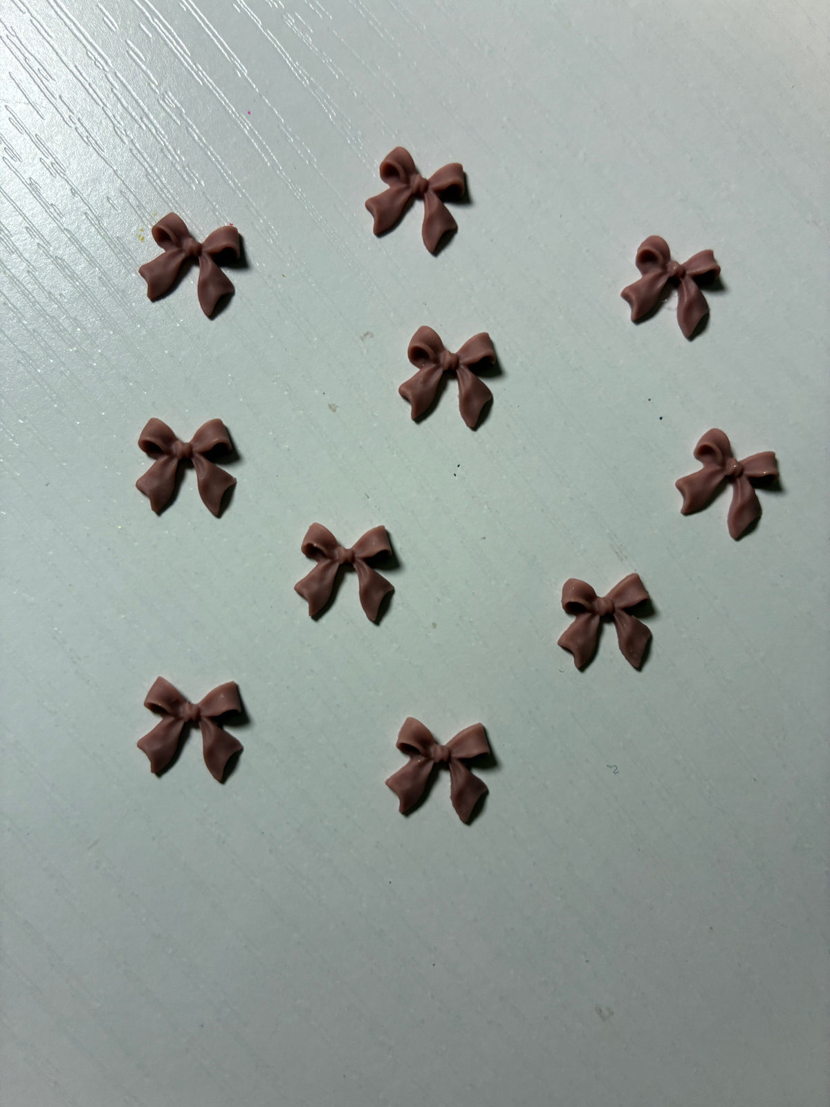 Bijoux d'ongles 3D – Nœuds marron rosé – Lot de 10
