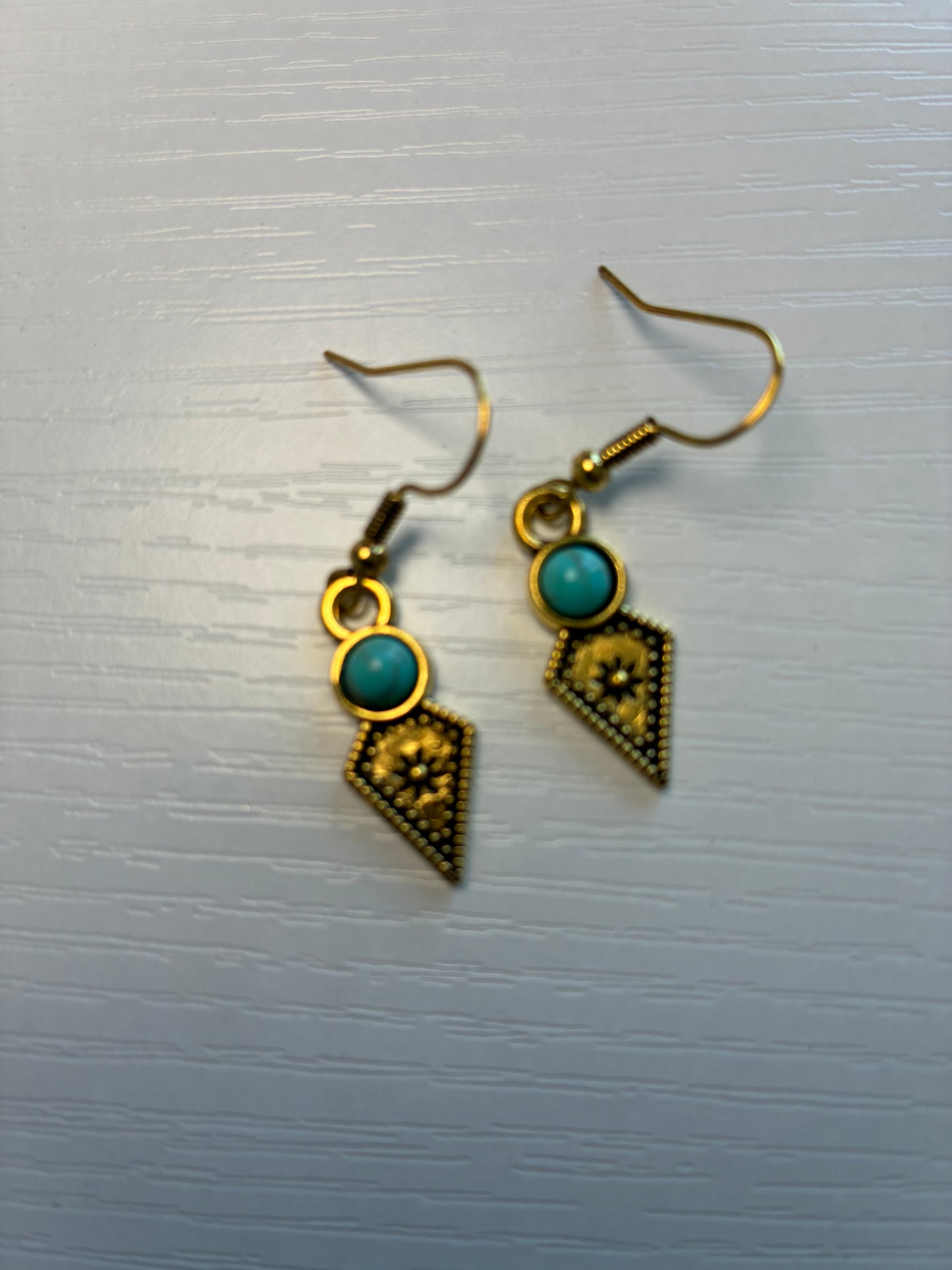 Parure bohème dorée et turquoise – Collier, bracelet et boucles d’oreilles