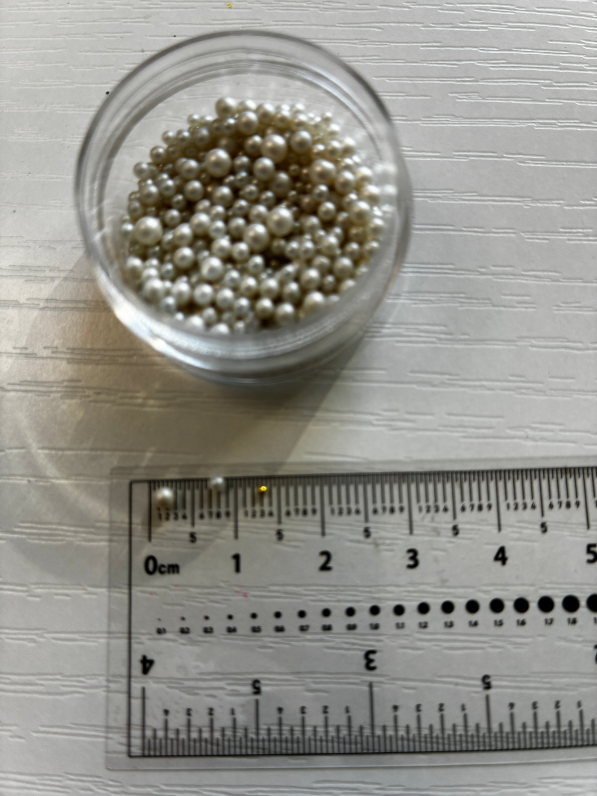 Perles caviar écrues nacrées pour nail art – Tailles assorties