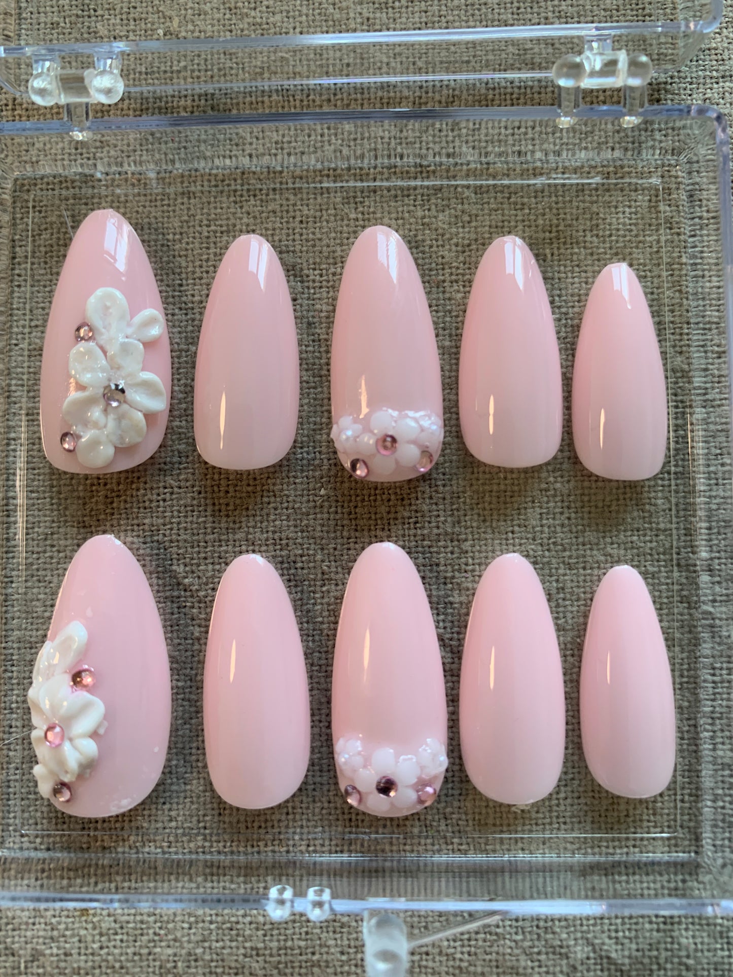 Rose Velours – Amande M